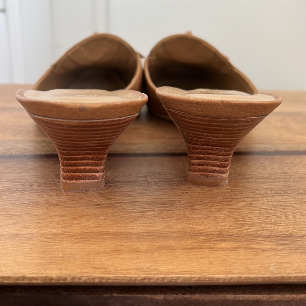 Stuart Weitzman mules in excellent condition - Picture 11 of 17